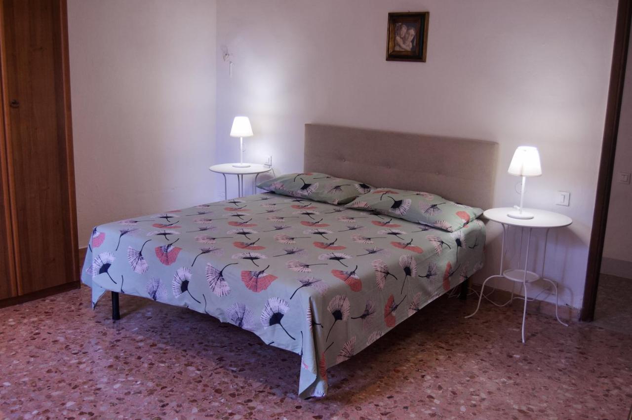 Lari Casa Di Canfreo מראה חיצוני תמונה