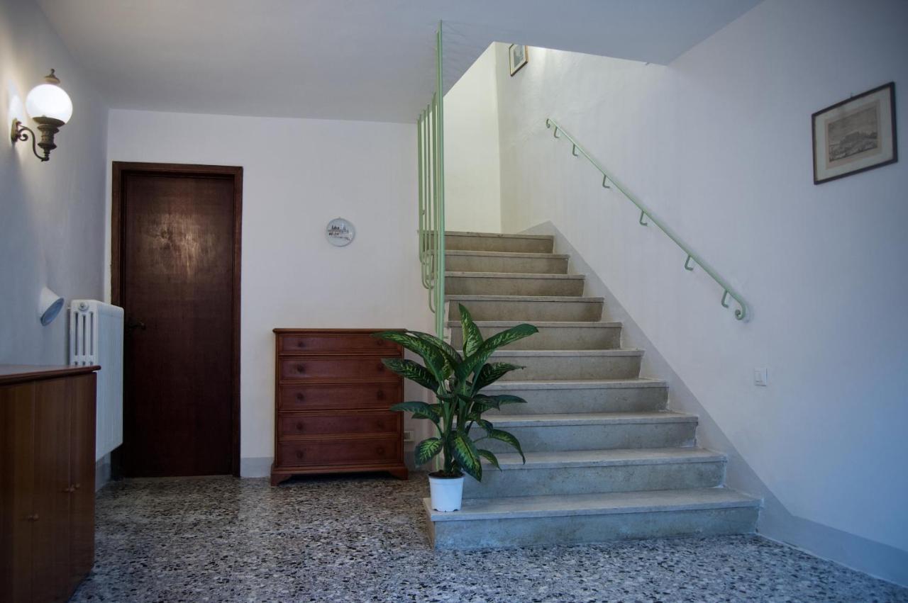 Lari Casa Di Canfreo מראה חיצוני תמונה
