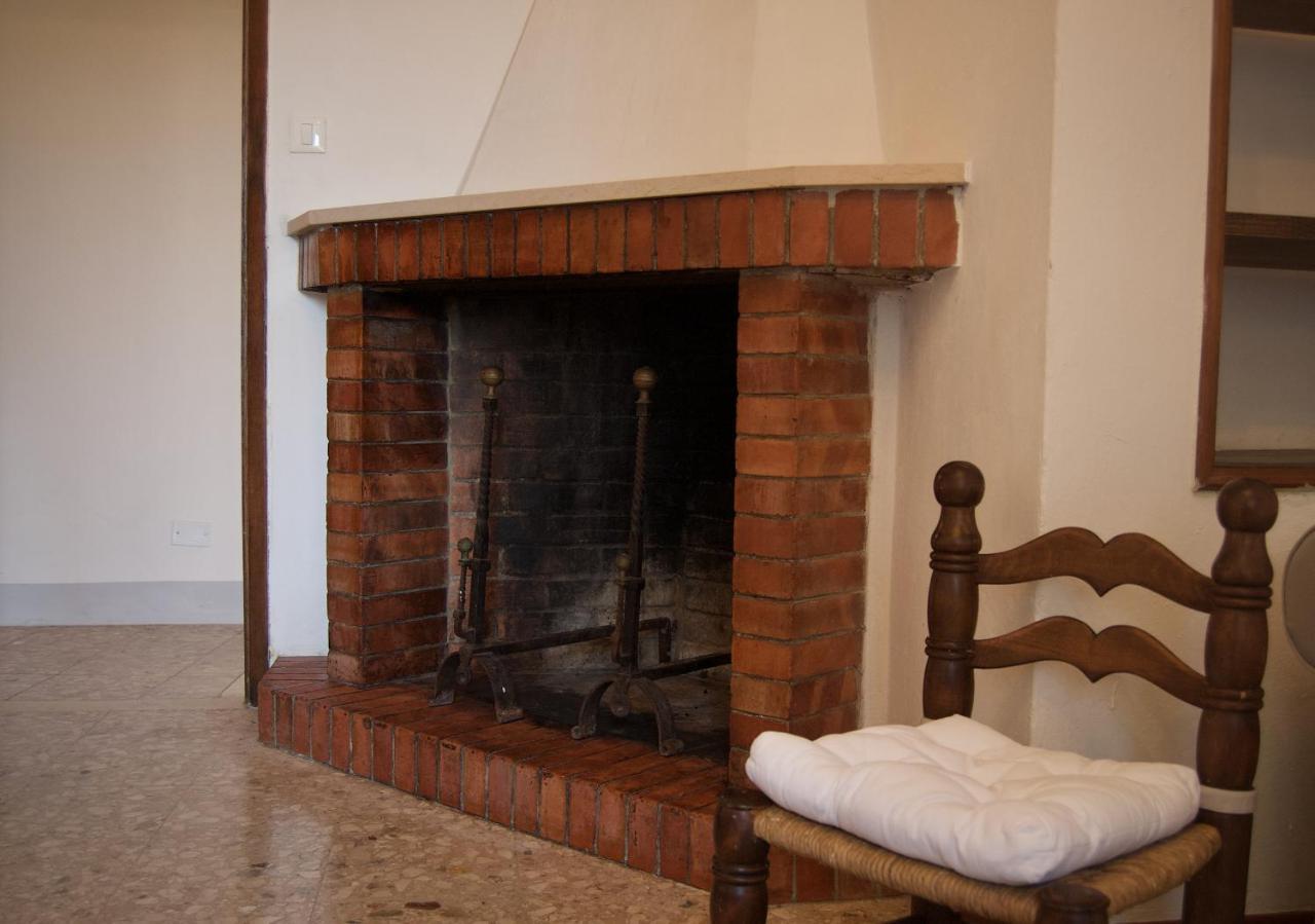 Lari Casa Di Canfreo מראה חיצוני תמונה