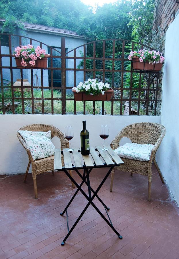 Lari Casa Di Canfreo מראה חיצוני תמונה